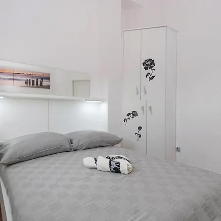 One-bedroom In Radeki Glavica